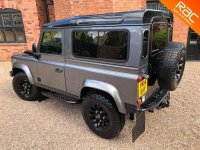 LAND ROVER DEFENDER 90