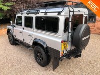 LAND ROVER DEFENDER 110
